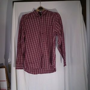 Men's long sleeved plaid button up